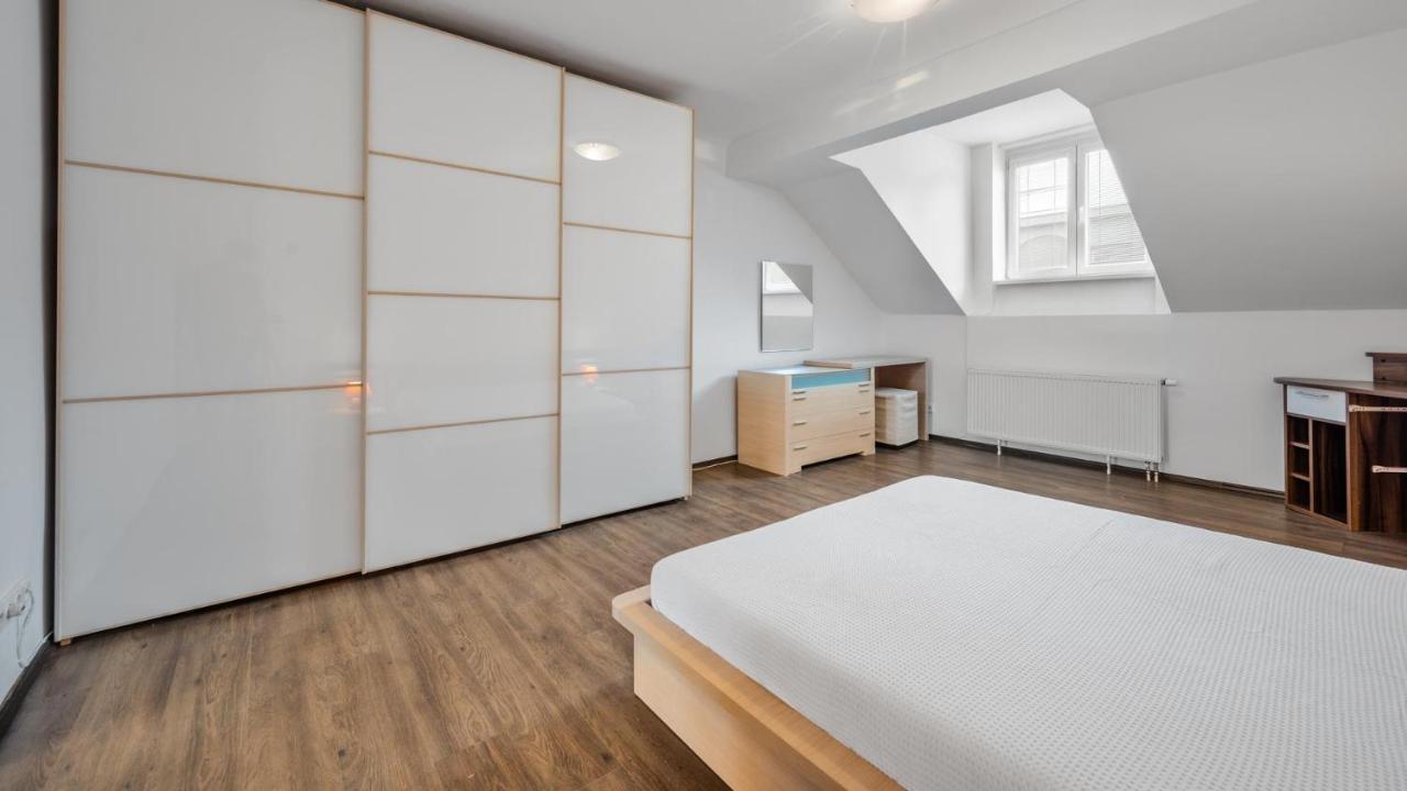 Apartman Blumental Centrum บราติสลาวา ภายนอก รูปภาพ