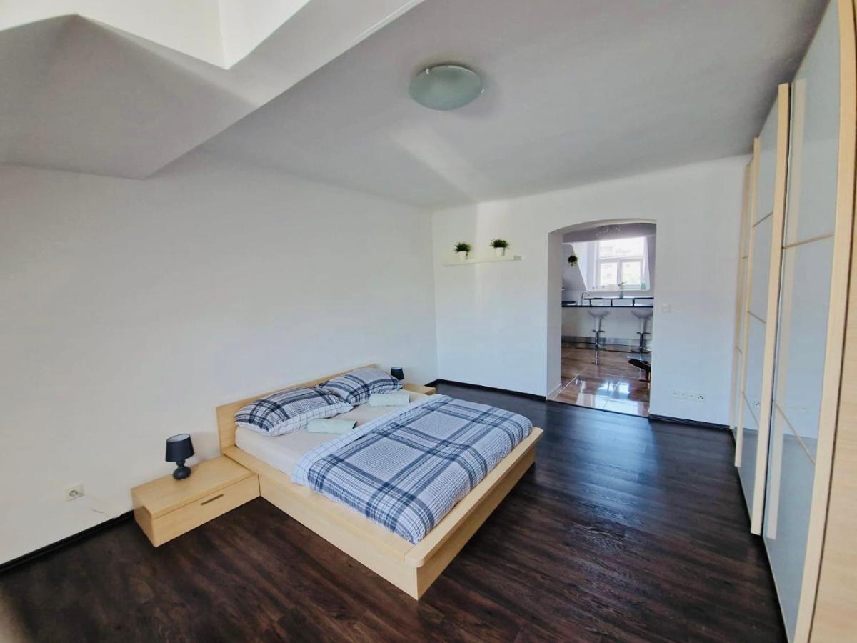 Apartman Blumental Centrum บราติสลาวา ภายนอก รูปภาพ
