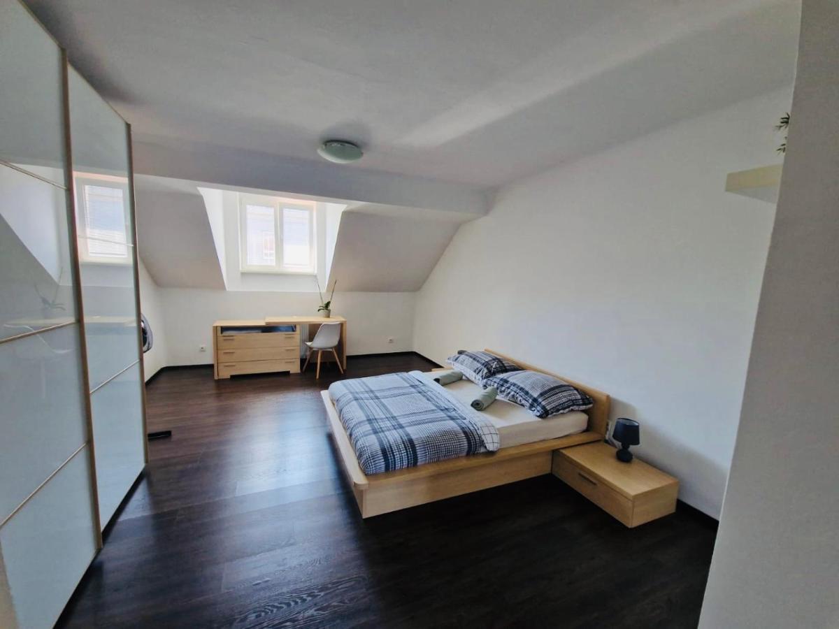 Apartman Blumental Centrum บราติสลาวา ภายนอก รูปภาพ