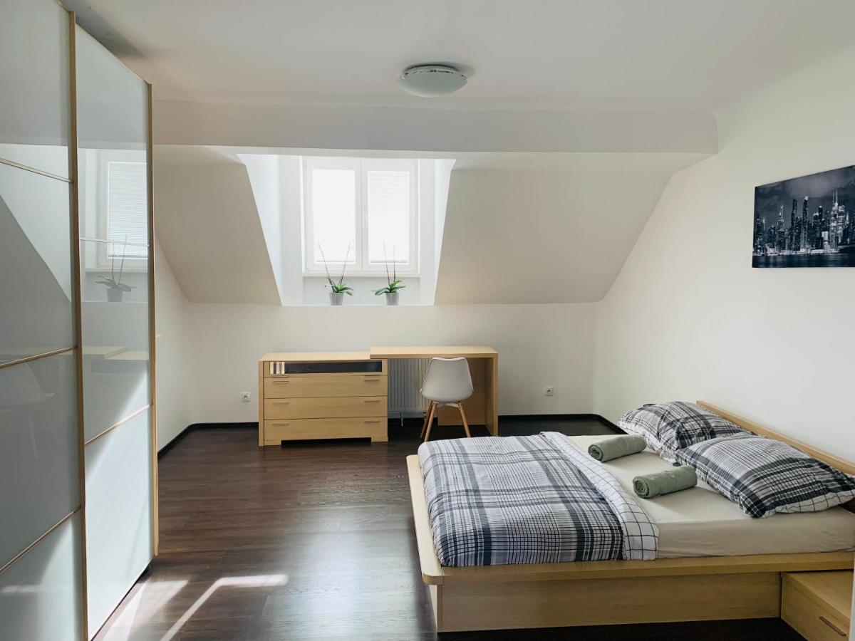 Apartman Blumental Centrum บราติสลาวา ภายนอก รูปภาพ